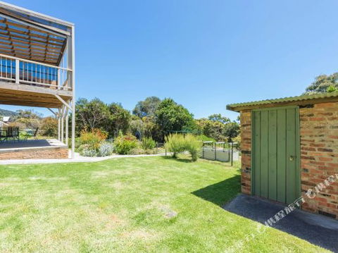 The Accommodation Group â€“ Greens Beach Retreat - Accommodation Sunshine Coast 2