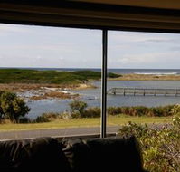 Swan Cottage - Accommodation Sunshine Coast
