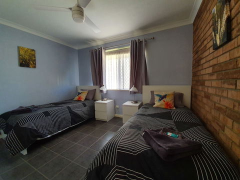 Ocean Beach Chalet 18 - Accommodation Sunshine Coast 4
