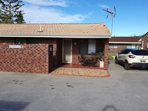 Ocean Beach Chalet 18 - Accommodation Sunshine Coast 5