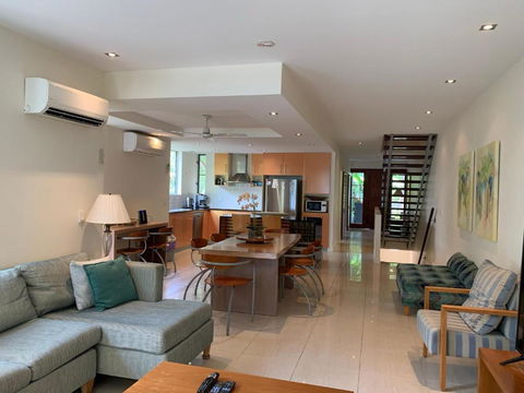 Beach House Apartment 1 - Accommodation Sunshine Coast 3