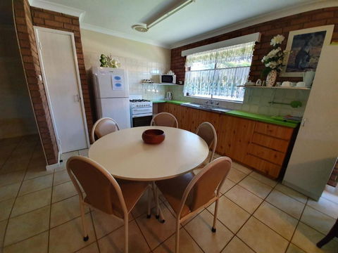 Ocean Beach Chalet 15 - Accommodation Sunshine Coast 5