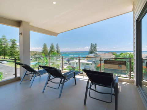 Bimbadeen Penthouse Across The Road From Main Beach! - Accommodation Sunshine Coast 5