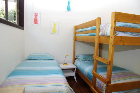 Barrels Beach House 28 Dulconghi Street - Accommodation Sunshine Coast 3