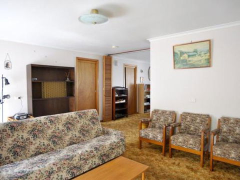 RETRO RETREAT INLET SIDE - Accommodation Sunshine Coast 1