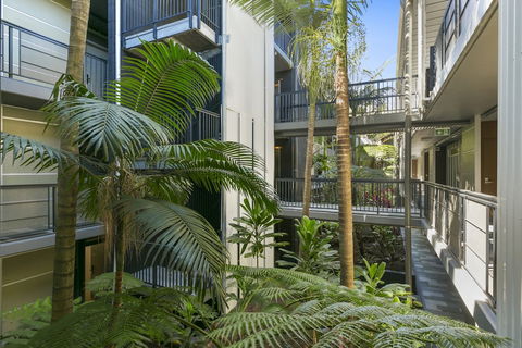 Footsteps To The Heart Of Noosa And A View! - Accommodation Sunshine Coast 1