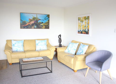 Seahouse - Accommodation Sunshine Coast 2