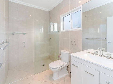 Seagrass 1 / 3 Great Holiday Destination. - Accommodation Sunshine Coast 1