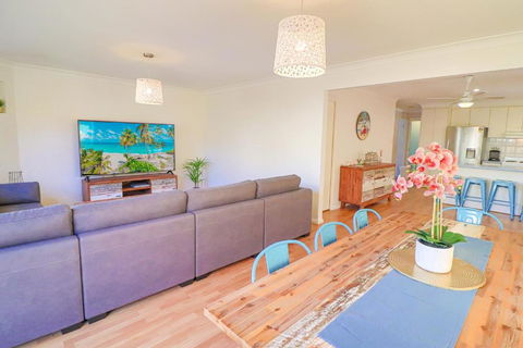 Lakelandia - Accommodation Sunshine Coast 1
