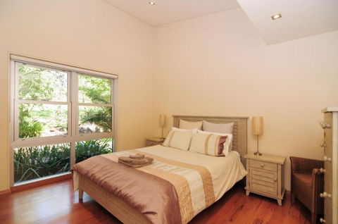 Bottlebrush Lodge Great Views & A Pool! - Accommodation Sunshine Coast 2