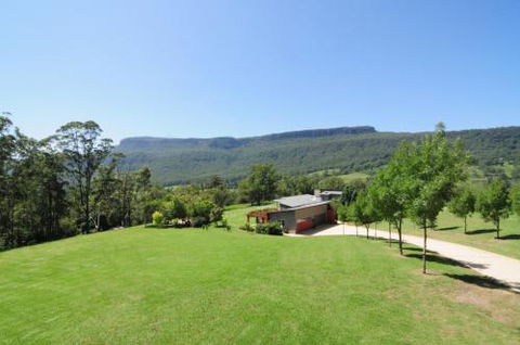 Bottlebrush Lodge Great Views & A Pool! - Accommodation Sunshine Coast 3