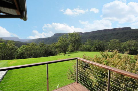Bottlebrush Lodge Great Views & A Pool! - Accommodation Sunshine Coast 1