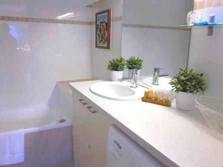 One Bedroom Superb View - Accommodation Sunshine Coast 3