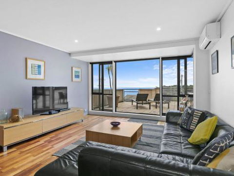 APARTMENT 10 PACIFIC APARTMENTS FREE WIFI! - Accommodation Sunshine Coast 0