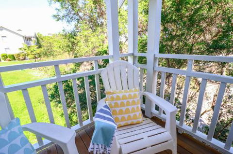The Guest House At Raffertys Resort - Accommodation Sunshine Coast 2