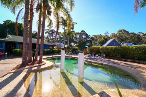 The Lakehouse In Raffetys Resort - Accommodation Sunshine Coast 4