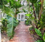 The Lakehouse in Raffetys Resort - Accommodation Sunshine Coast