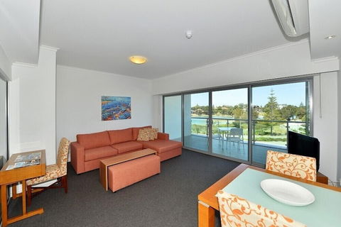 Sea Side 104 - Accommodation Sunshine Coast 2