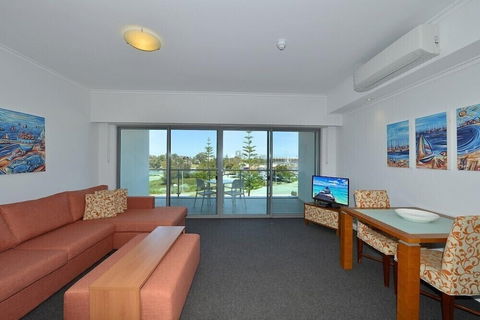 Sea Side 104 - Accommodation Sunshine Coast 4