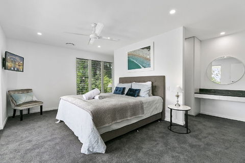 Ocean Views Luxury Living In Noosa Heads Unit 2 / 13 Angler Street - Accommodation Sunshine Coast 6