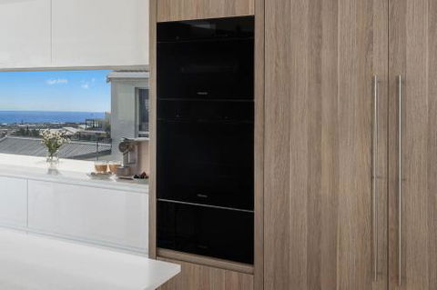 Sea La Vie #2 Luxury Apartment In Coffs Harbour Jetty With Pool Views & Walking Distance To The Beach! - Accommodation Sunshine Coast 3