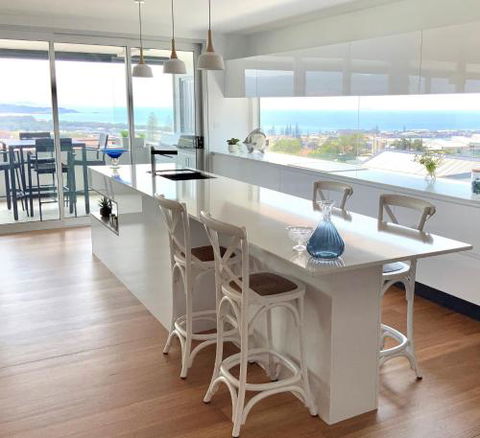 Sea La Vie #2 Luxury Apartment In Coffs Harbour Jetty With Pool Views & Walking Distance To The Beach! - Accommodation Sunshine Coast 4