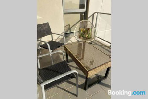 SKY GARDENS SUNSET RIVER VIEW NETFLIX WINE PARKING - Accommodation Sunshine Coast 3