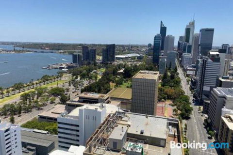 SKY GARDENS SUNSET RIVER VIEW NETFLIX WINE PARKING - Accommodation Sunshine Coast 4