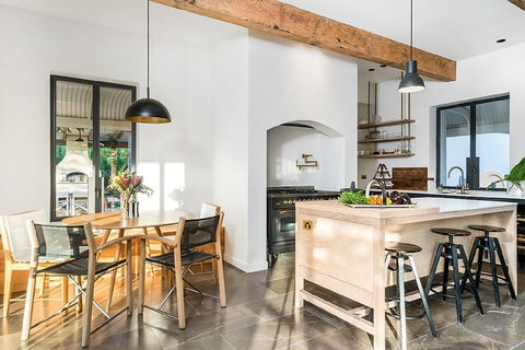 Your Luxury Escape - Fairway - Accommodation Sunshine Coast 1