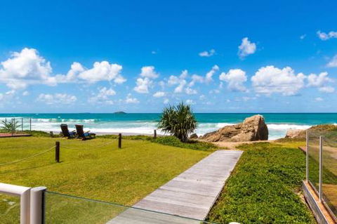 Sapphire Seas Beach House - Accommodation Sunshine Coast 6