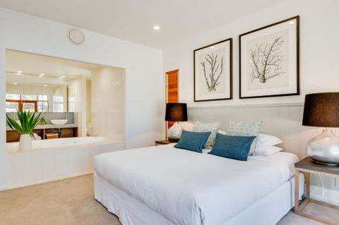 Sapphire Seas Beach House - Accommodation Sunshine Coast 1