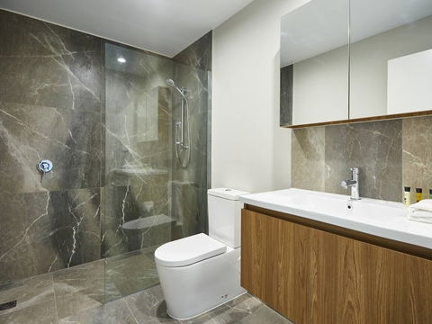 Luxurious 2bed 2bath APT With Parking@southport - Accommodation Sunshine Coast 3
