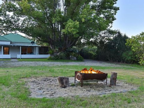Tabitha Hill Cottage - Accommodation Sunshine Coast 0