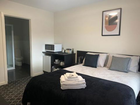 Queens Arms Hotel - Accommodation Sunshine Coast 3