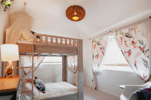 Barellen Beach House - Accommodation Sunshine Coast 1