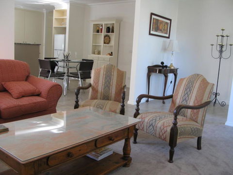 The Villa Kyabram - Accommodation Sunshine Coast 2