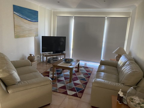 Seaview Apartment - Accommodation Sunshine Coast 3