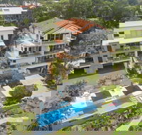 Stylish Apartment With Stunning Views Unit 7 Taralla 16 18 Edgar Bennett Avenue Noosa Heads - Accommodation Sunshine Coast