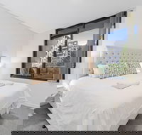HomeHotel Stylish Apt next to Train  Westfield - Accommodation Sunshine Coast
