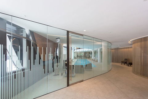 SCARLETT The Heart Of The Docklands + Pool + Gym + Car - Accommodation Sunshine Coast 0