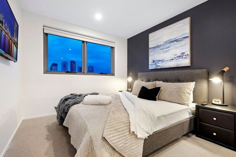 NEO Apartments Holidays Gold Coast - Accommodation Sunshine Coast 6