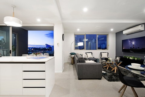 NEO Apartments Holidays Gold Coast - Accommodation Sunshine Coast 2