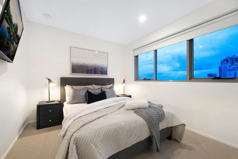 NEO Apartments Holidays Gold Coast - Accommodation Sunshine Coast 3