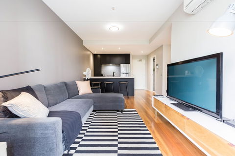 SANDRA, 1BDR Carlton Apartment - Accommodation Sunshine Coast 6