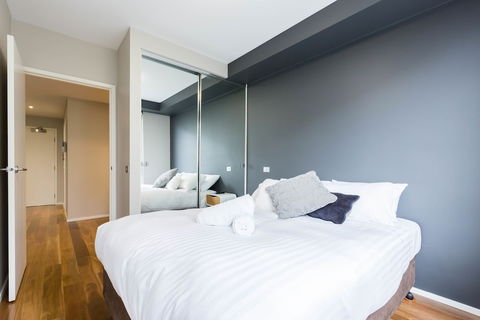SANDRA, 1BDR Carlton Apartment - Accommodation Sunshine Coast 3