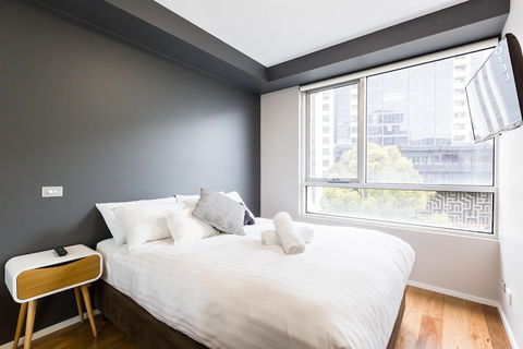 SANDRA, 1BDR Carlton Apartment - Accommodation Sunshine Coast 1