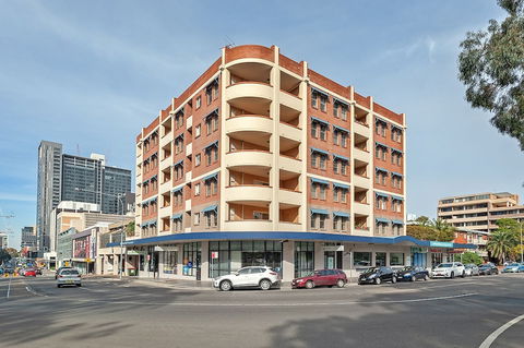 Urban Escape Parramatta - Accommodation Sunshine Coast 0