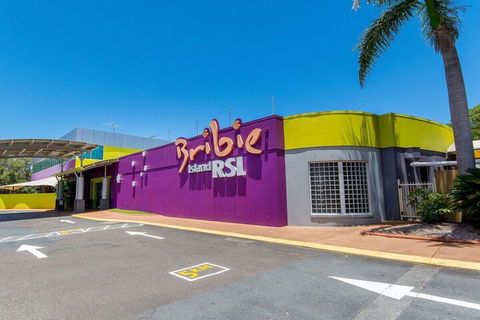 Great Views Ground Floor Unit Clearview Apartments South Esplande Bongaree - Accommodation Sunshine Coast 2