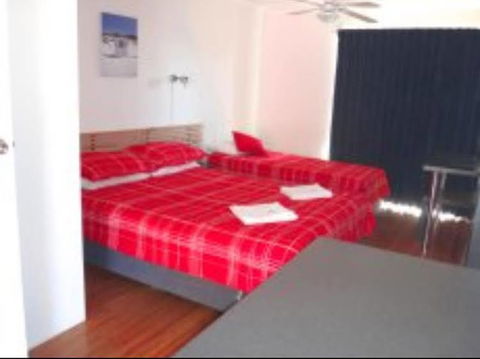 Mermaid Beach Motor Inn - Accommodation Sunshine Coast 1
