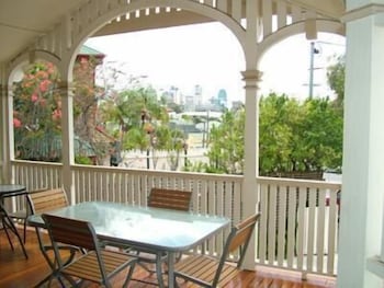 Minto Hostel - Accommodation Sunshine Coast 1